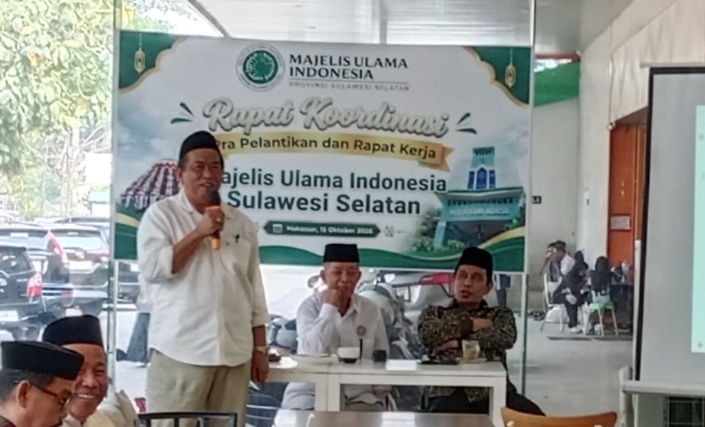 Dewan Pengurus MUI Sulsel Serahkan SK Komisi MUI 2026-2031 ke Ketua Komisi, Ini Komposisinya